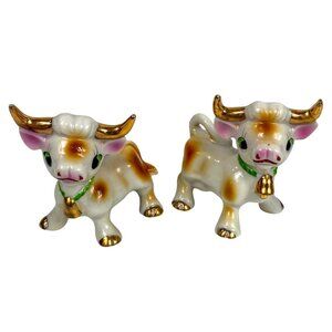 Vintage Kitsch Ceramic Cow Salt & Pepper Shakers Hand-Painted Japan